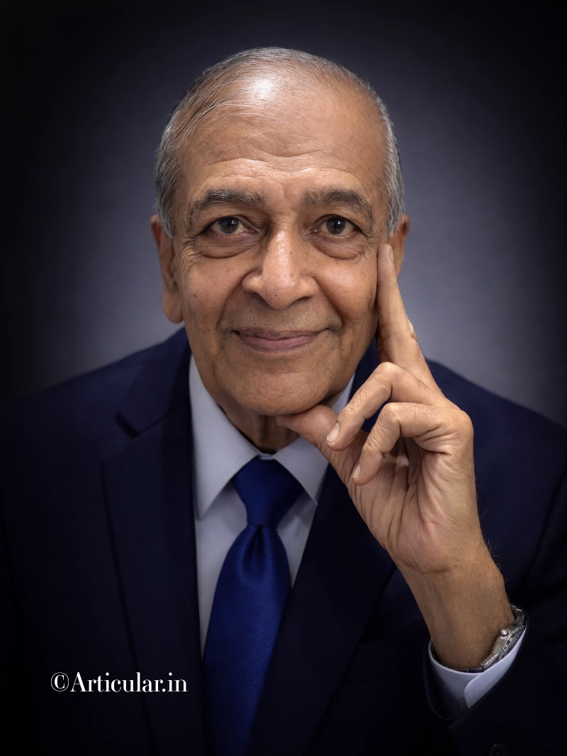 Corporate Portrait POSE-01